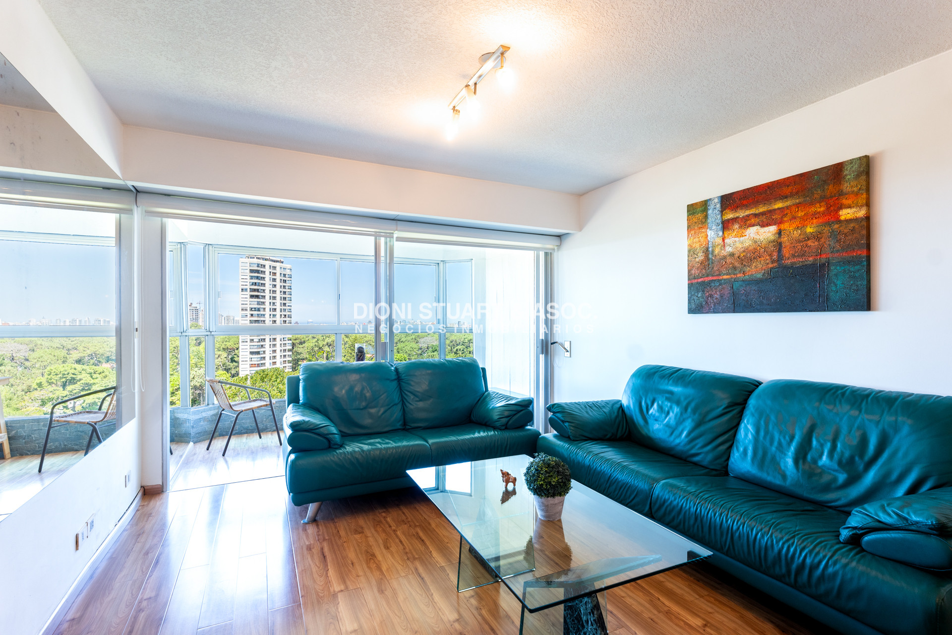 Apartamento ID.903 - DEPARTAMENTO EN ROOSEVELT - 2 DORMITORIOS - RECICLADO - CON VISTA - PARQUEMAR R