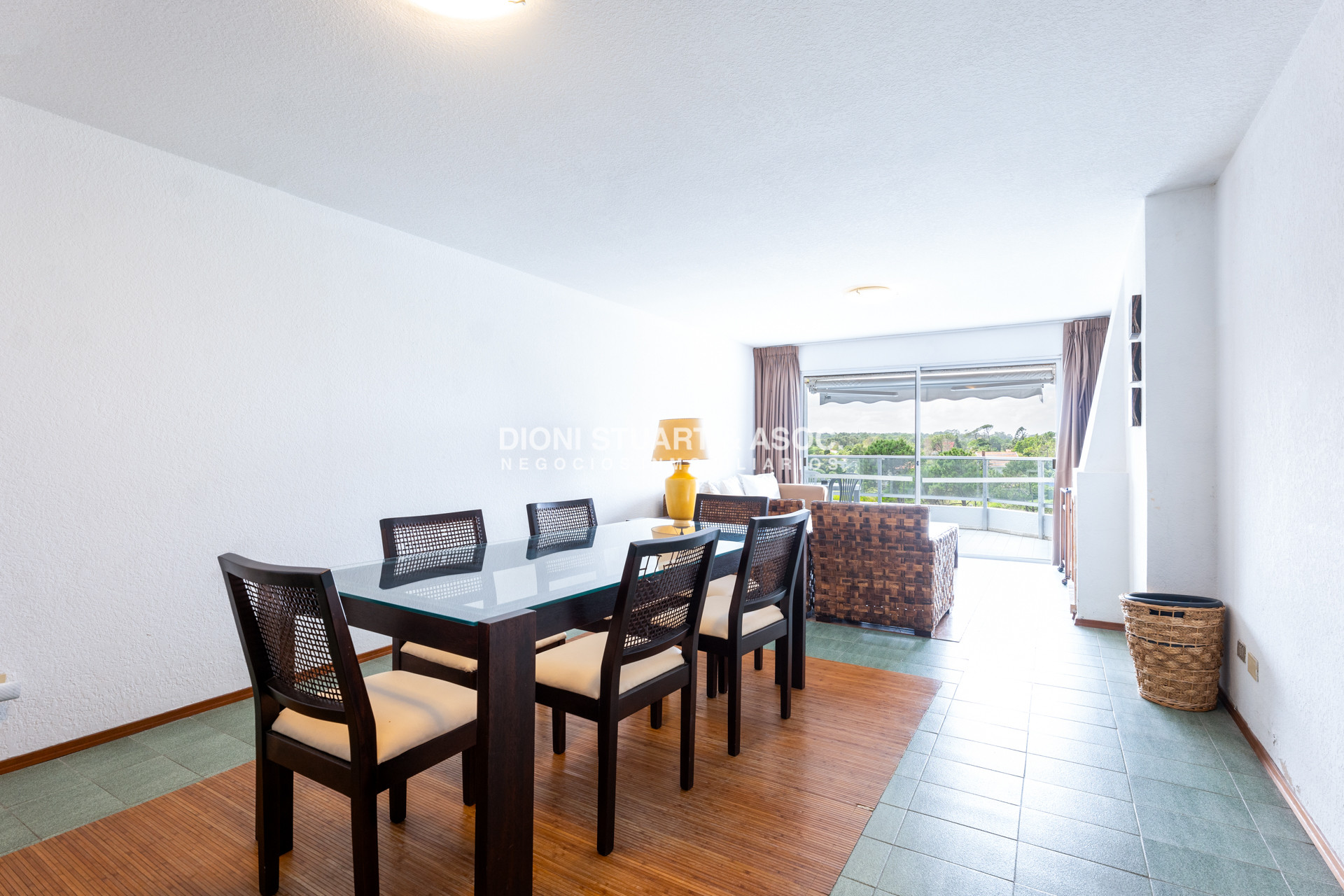 Apartamento ID.391 - DEPARTAMENTO PENT HOUSE DUPLEX EN PLAYA MANSA EN VENTA - 3 DORMITORIOS - CON ESTUFA Y BARBACOA