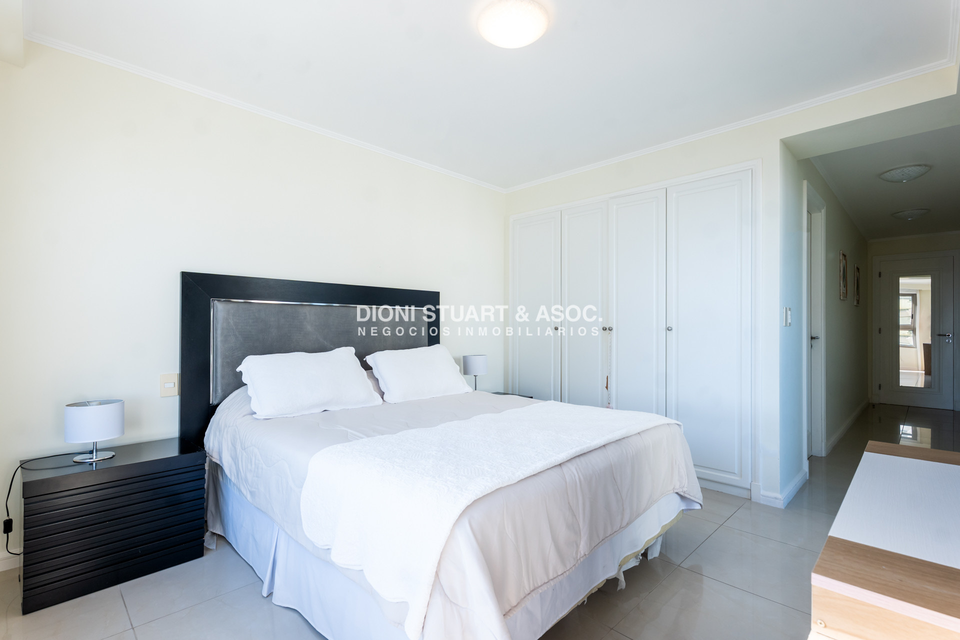 Apartamento ID.983 - IMPERIALE I EN VENTA - APARTAMENTO ESQUINERO - 3 DORM EN SUITE + DEP.