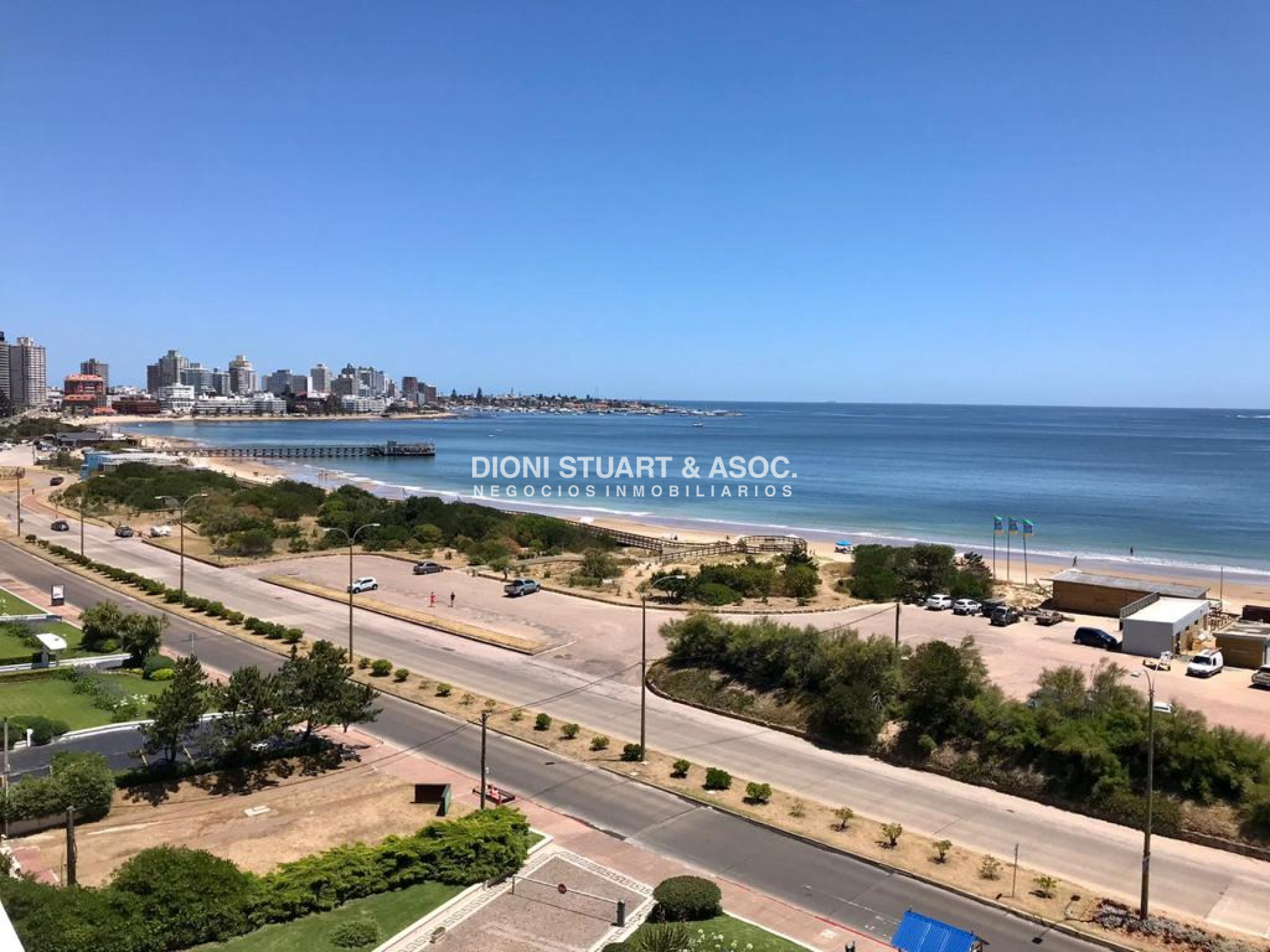 Apartamento ID.386 - Apartamento en Coral Tower - En Venta - 3 Dormitorios en Suite + Dependencia