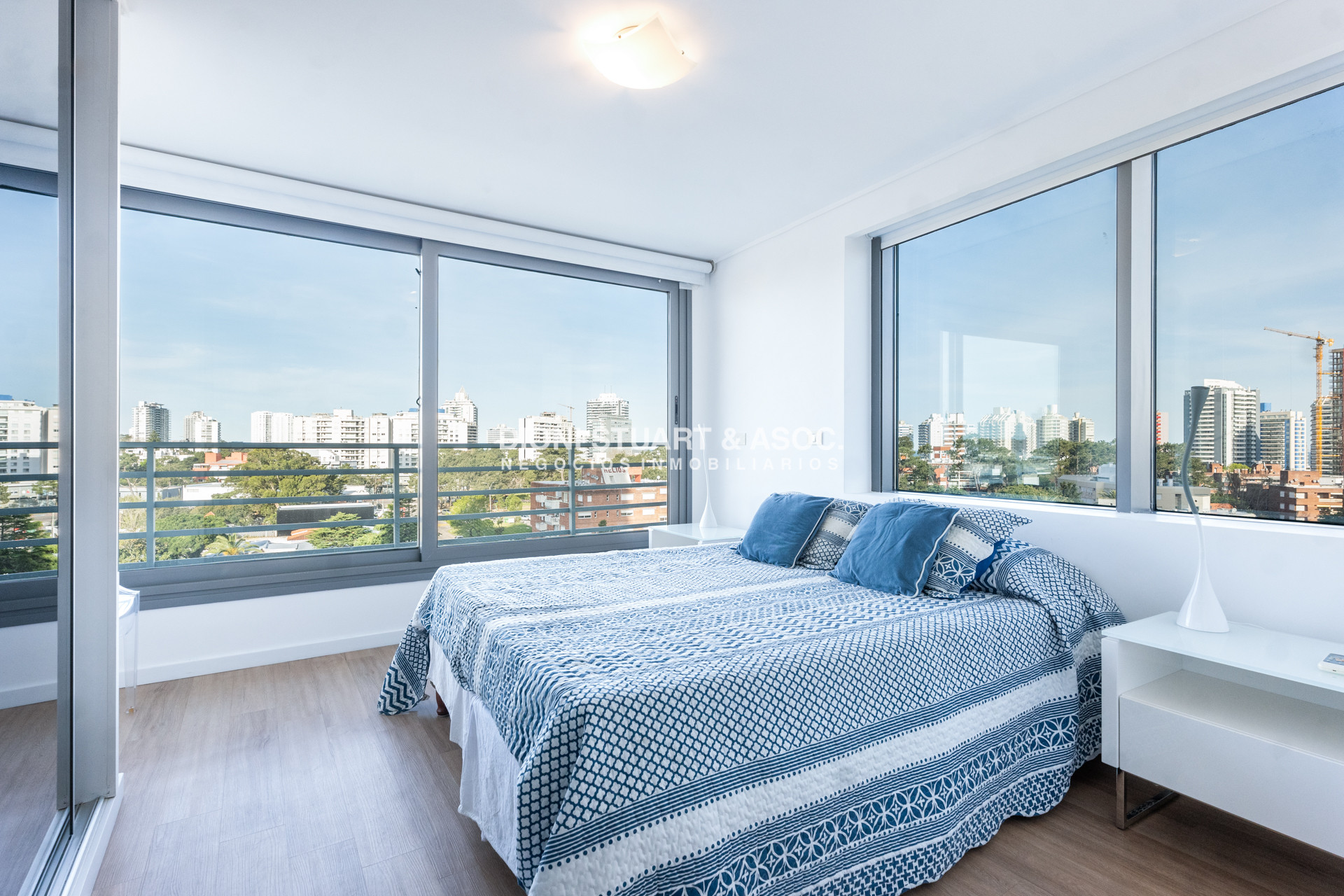 Apartamento ID.1114 - VENTA APARTAMENTO 3 DORMITORIOS EN SUITE - ALEXANDER BOULEVARD ESQUINERO 
