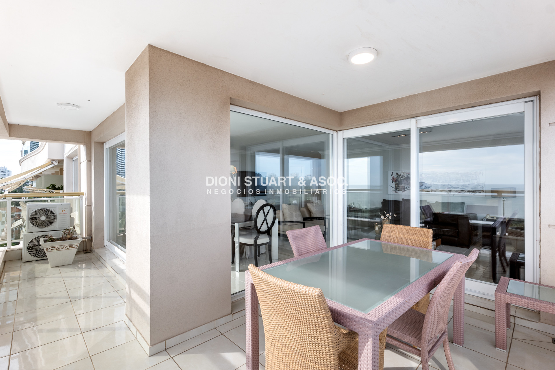 Apartamento ID.902 - DEPARTAMENTO EN VENTA EN LE JARDIN - ESQUINERO - 3 DORMITORIOS EN SUITE