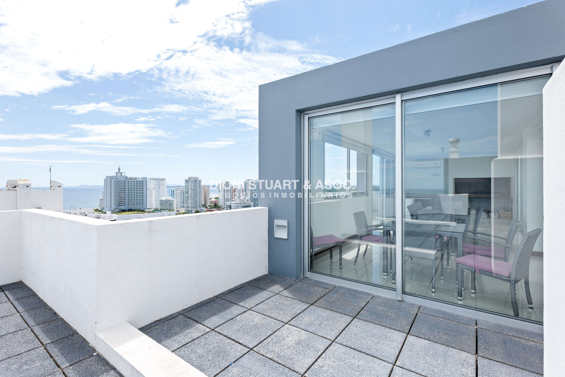 Apartamento ID.601 - Forest Tower 2 - Piso Alto - 3 Dorm