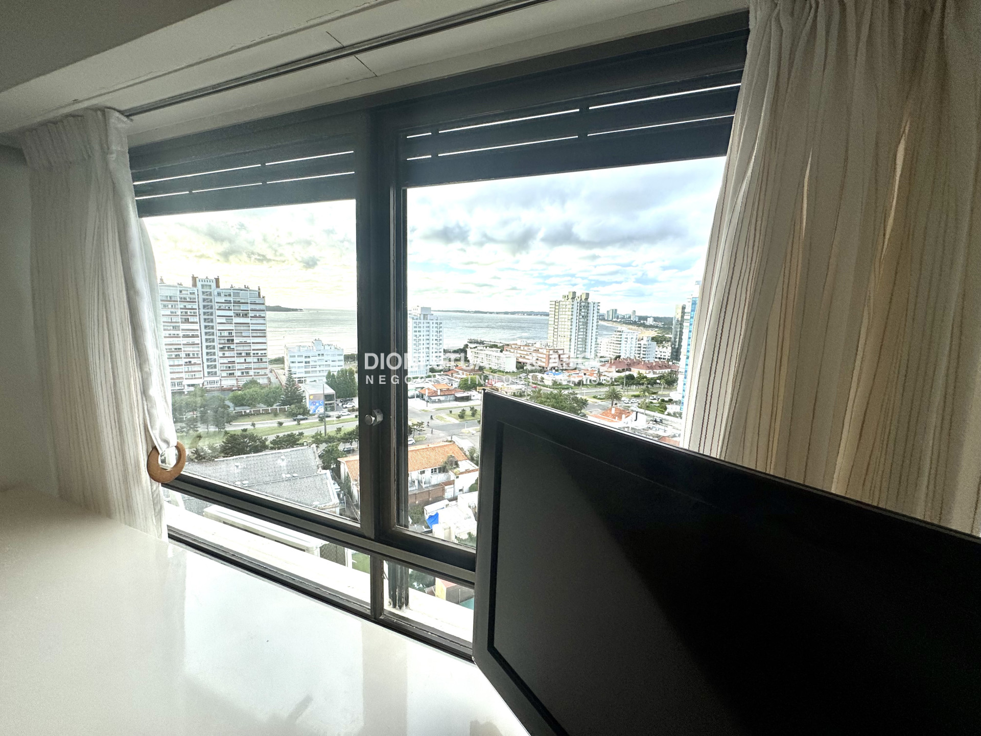 Apartamento ID.1098 - ALQUILER DE TEMPORADA 3 DORMITORIOS PLAYA BRAVA PARQUEMAR CENTER