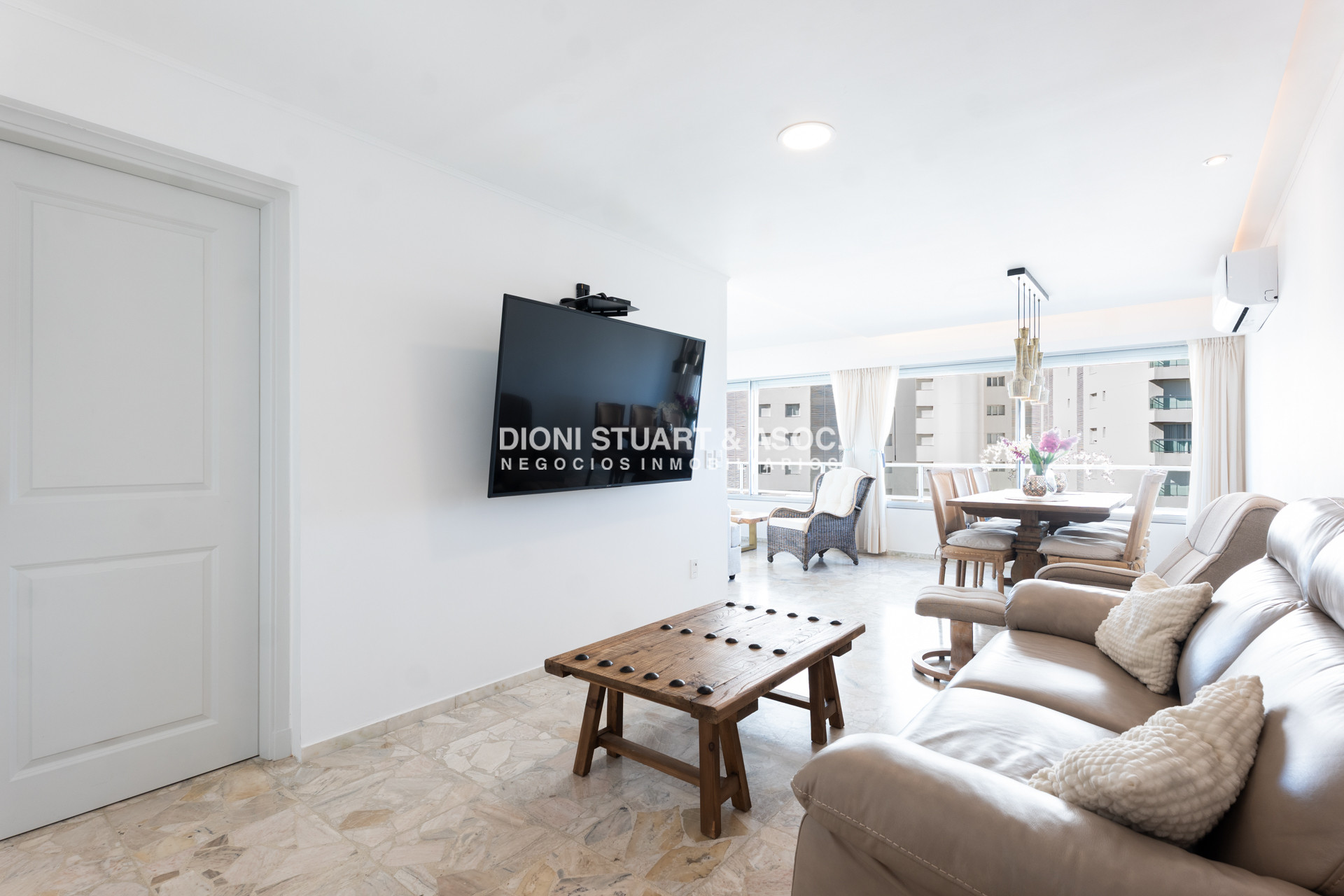 Apartamento ID.972 - APARTAMENTO EN VENTA FRENTE AL MAR DE 2 DORMITORIOS Y MEDIO RECICLADO TORRE WASHINGTON COMPLEJO LINCOLN CENTER
