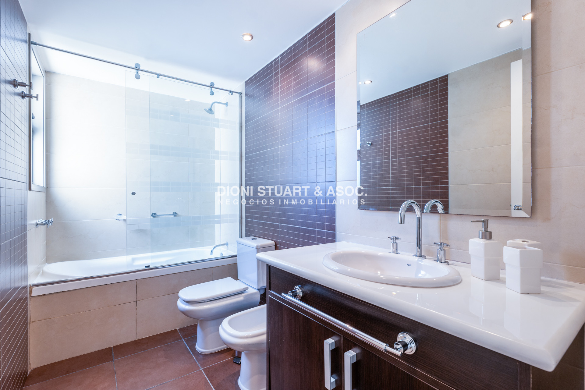 Apartamento ID.984 - IMPERIALE II ESQUINERO APARTAMENTO EN VENTA - 3 DORMITORIOS EN SUITE + DEPENDENCIA