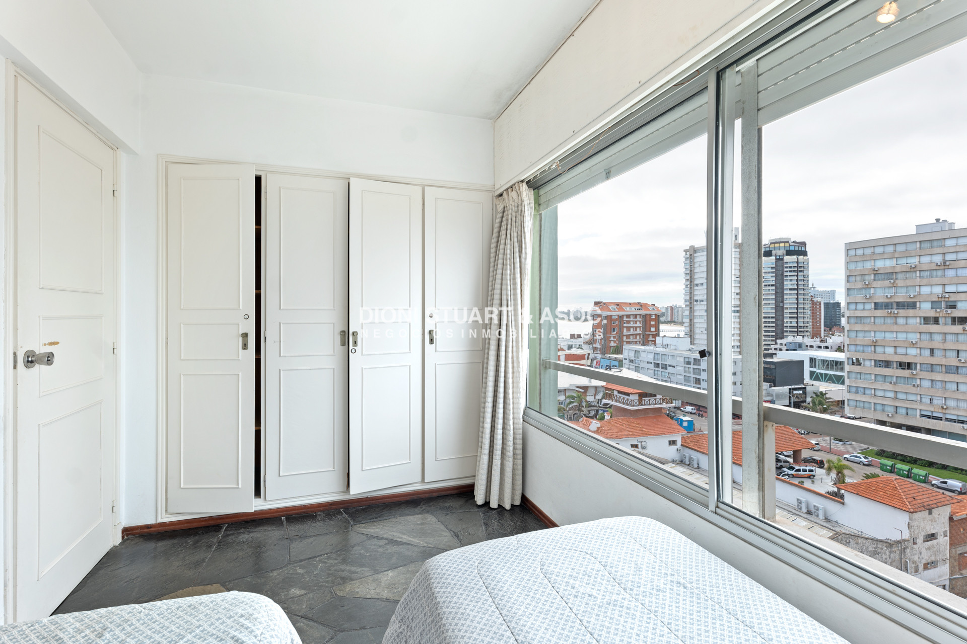 Apartamento ID.681 - Apartamento En Venta - En Gorlero - Peninsula - 2 Dormitorios - Edificio Michelangelo