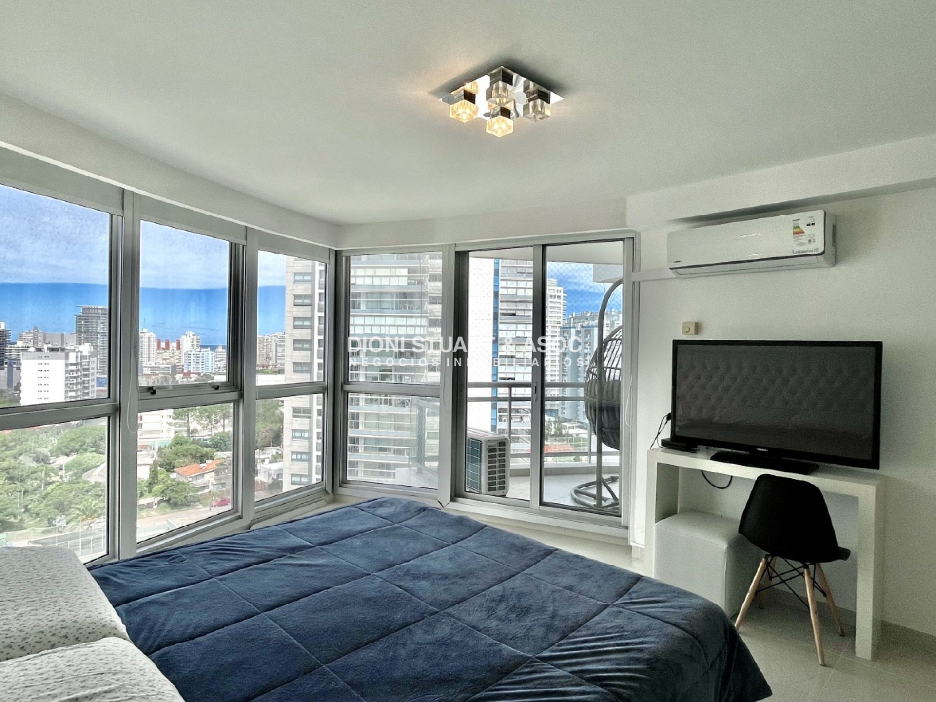 Apartamento ID.417 - DEPARTAMENTO EN PLAYA MANSA EN VENTA - SUNRISE - 3 DORM EN SUITE + DEP.