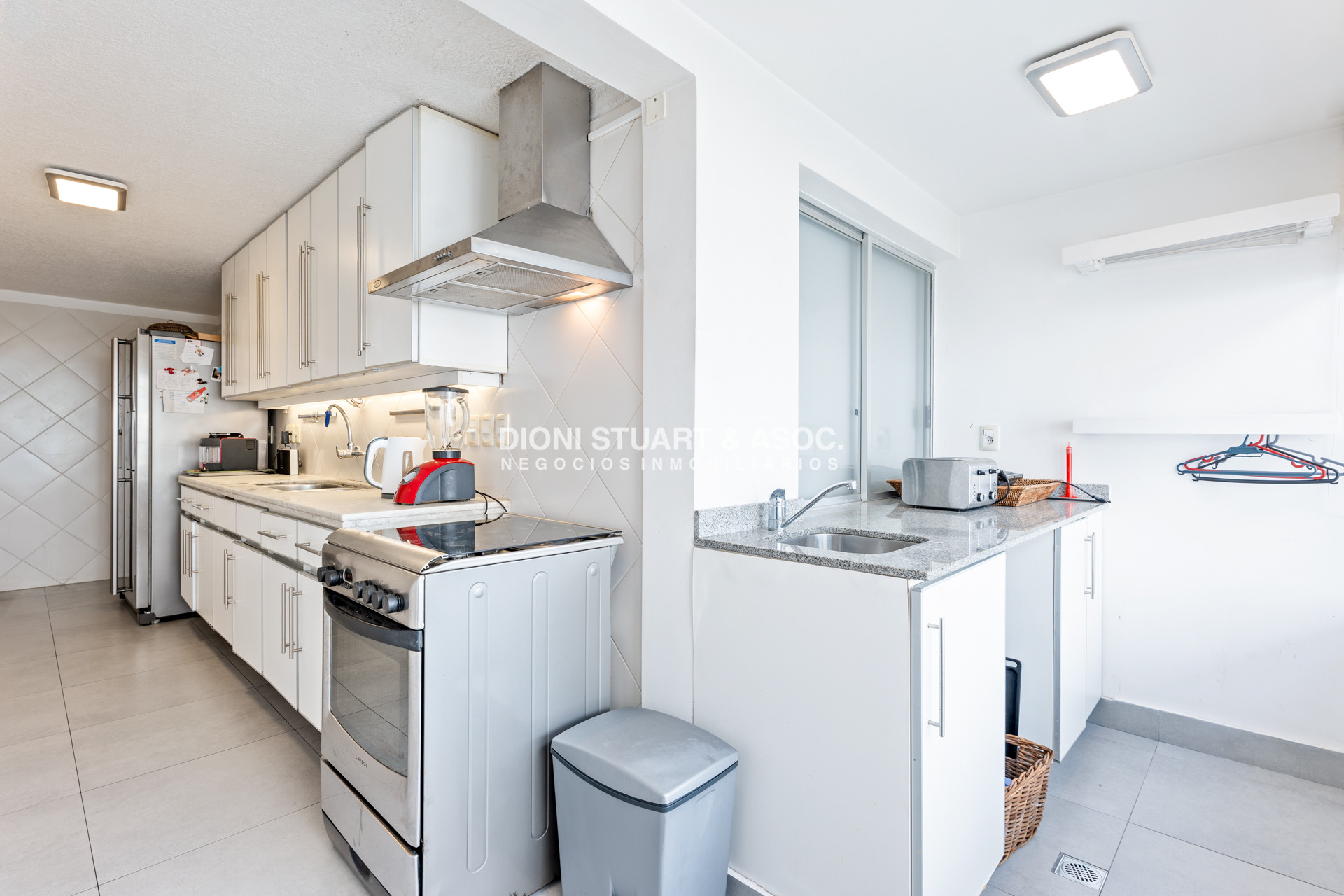 Apartamento ID.665 - DEPARTAMENTO EN VENTA EN PLAYA MANSA - 3 DORM Y DEP. - RECICLADO - COMPLEJO LINCOLN CENTER - TORRE JEFFERSON