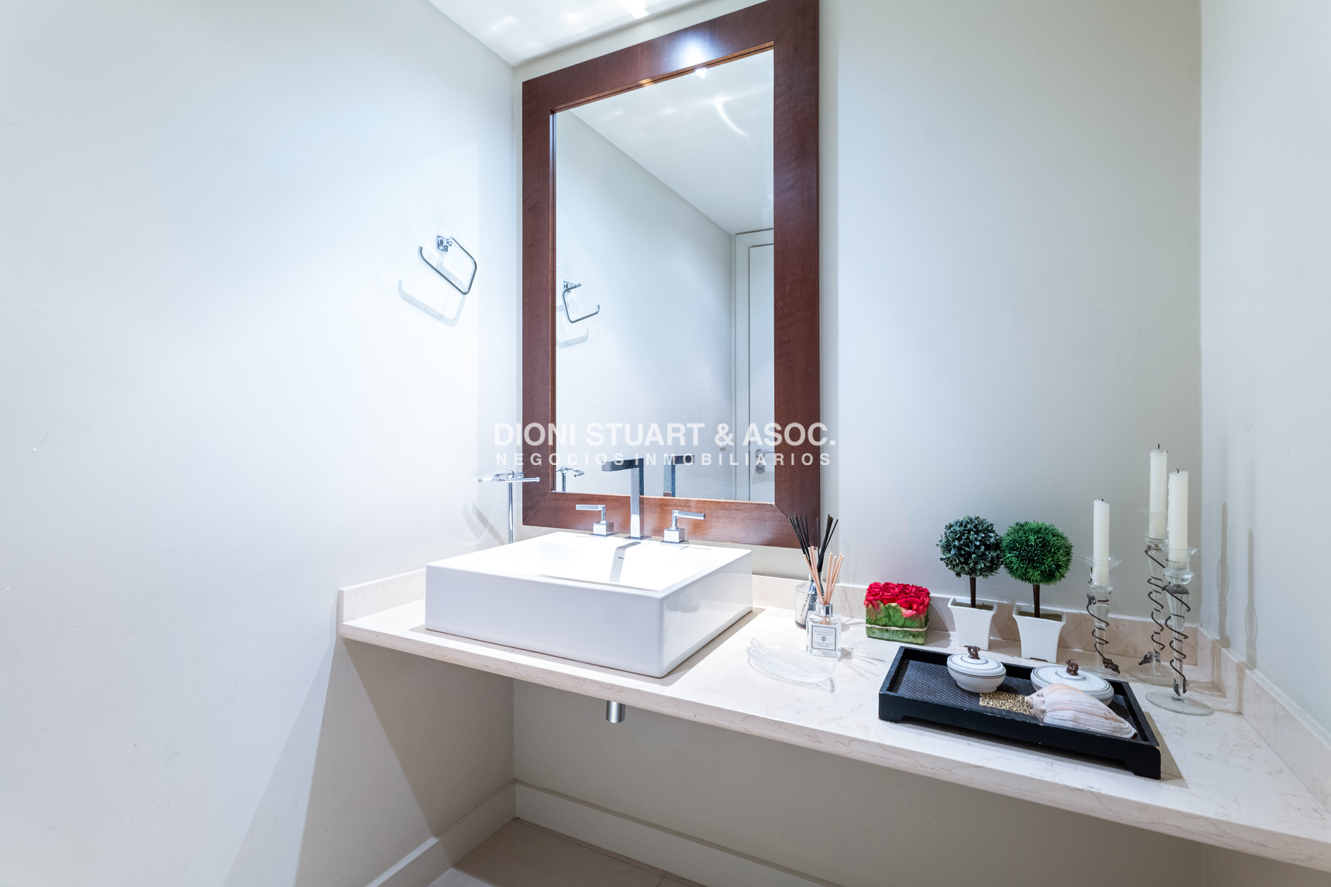 Apartamento ID.910 - DEPARTAMENTO DUPLEX EN AQUARELA - PLAYA MANSA - 4 DORM EN SUITE + DEPENDENCIA