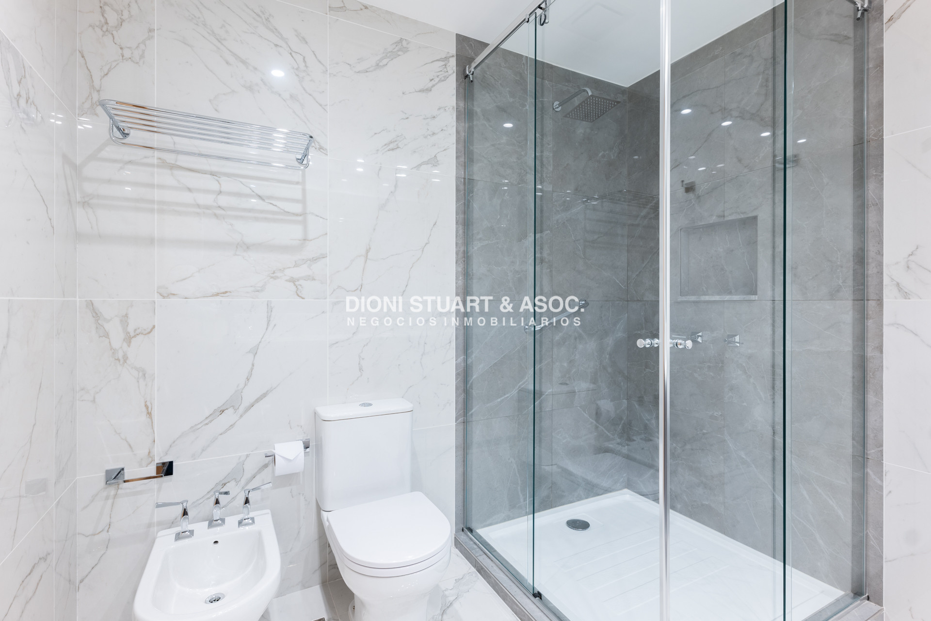 Apartamento ID.737 - FENDI CHATEAU EN VENTA ESQUINERO A PUNTA BALLENA 4 DORMITORIOS EN SUITE