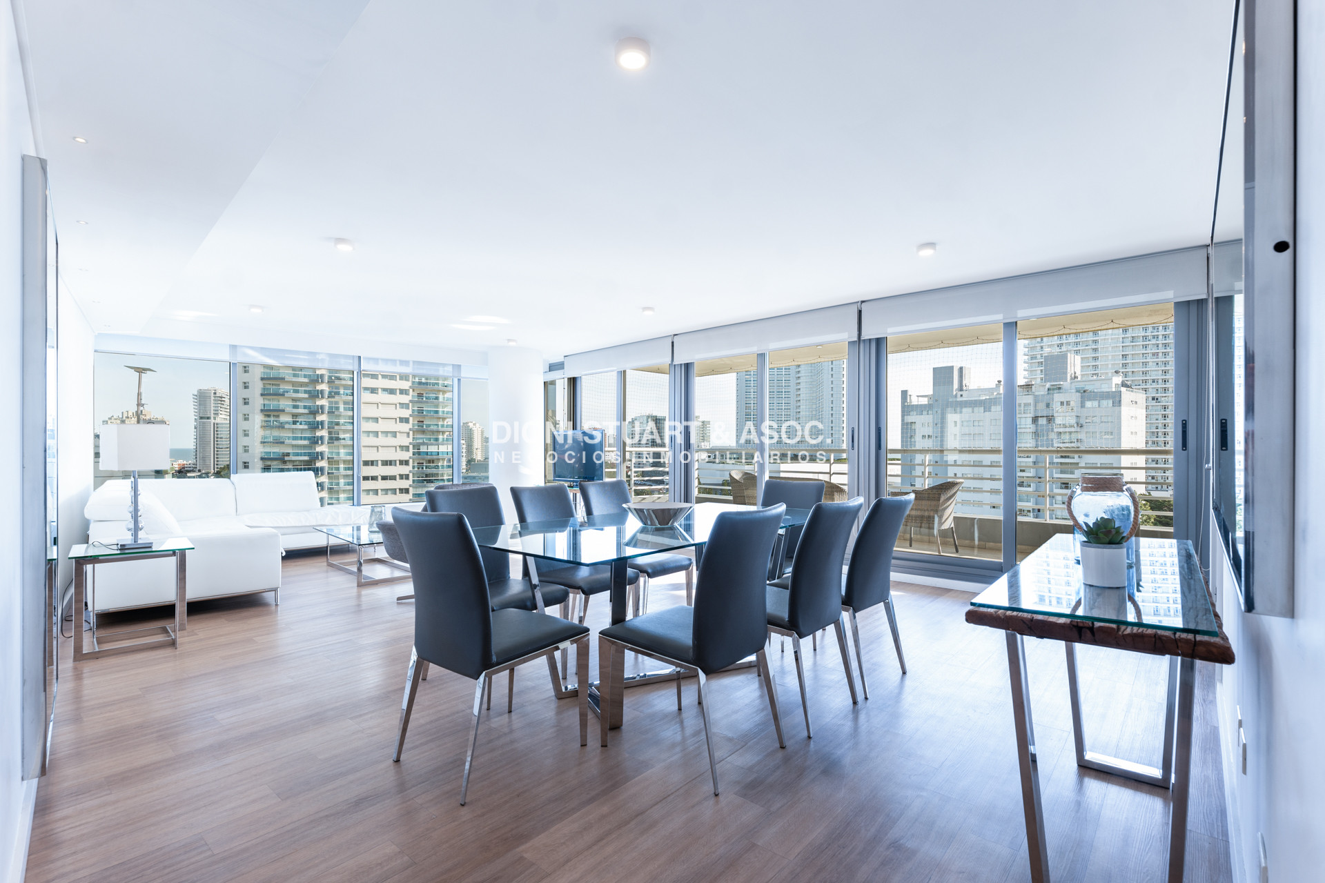 Apartamento ID.1114 - VENTA APARTAMENTO 3 DORMITORIOS EN SUITE - ALEXANDER BOULEVARD ESQUINERO 