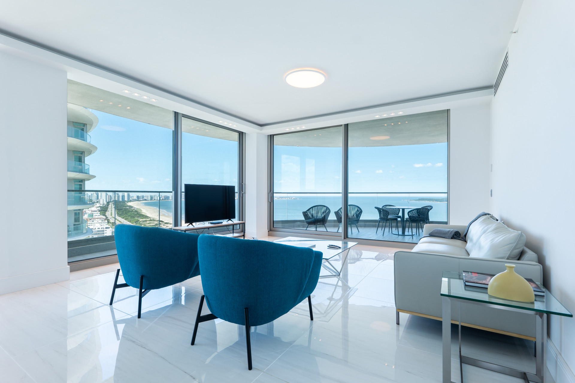 Fendi Chateau -  Esquinero a Punta del Este