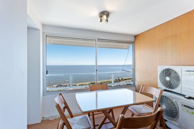 Apartamento de 1 Dorm y Medio En Venta - Playa Mansa - Complejo Lincoln Center - Torre Jefferson