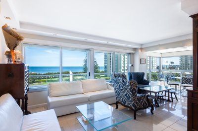 DEPARTAMENTO EN VENTA FRENTE AL MAR EN TORRE JEFFERSON - 3 DORMITORIOS + DEPENDENCIA -  RECICLADO - COMPLEJO LINCOLN CENTER