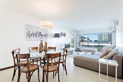 Apartamento en Venta - 2 Dormitorios y Servicio -  Complejo Lincoln Center - Todo Reciclado
