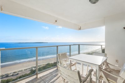 APARTAMENTO EN VENTA EN EDIFICIO IMARANGATU - 3 DORM + DEP. CON PARRILLERO