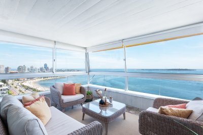 VENTA APARTAMENTO ESQUINERO 3 DORMITORIOS Y DEPENDENCIA - MALECON IV