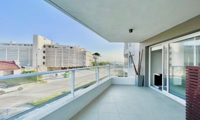APARTAMENTO FRENTE AL MAR CON PARRILLERO DE 1 DORMITORIO EN VENTA PLAYA MANSA
