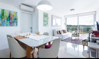 APARTAMENTO EN VENTA EN ROOSEVELT DE 2 DORMITORIOS MODERNO EDIFICIO BE PUNTA