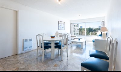 APARTAMENTO EN VENTA FRENTE AL MAR PLAYA MANSA DE 2 DORMITORIOS Y MEDIO TODOS LOS AMENITIES - LINCOLN CENTER TORRE WASHINGTON