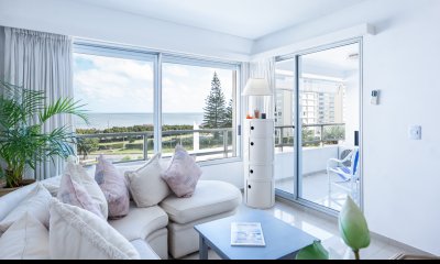 VENTA APARTAMENTO 1 DORMITORIO Y MEDIO - PLAYA MANSA - RECICLADO - COMPLEJO LINCOLN CENTER