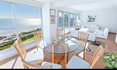 APARTAMENTO EN VENTA EN PLAYA MANSA DE 3 DORMITORIOS + DEPENDENCIA - TORRE JEFFERSON - COMPLEJO LINCOLN CENTER