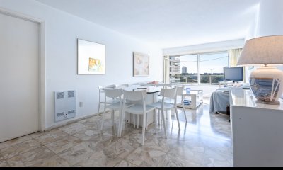 VENTA APARTAMENTO 2 DORMITORIOS Y MEDIO - PLAYA MANSA - COMPLEJO LINCOLN CENTER
