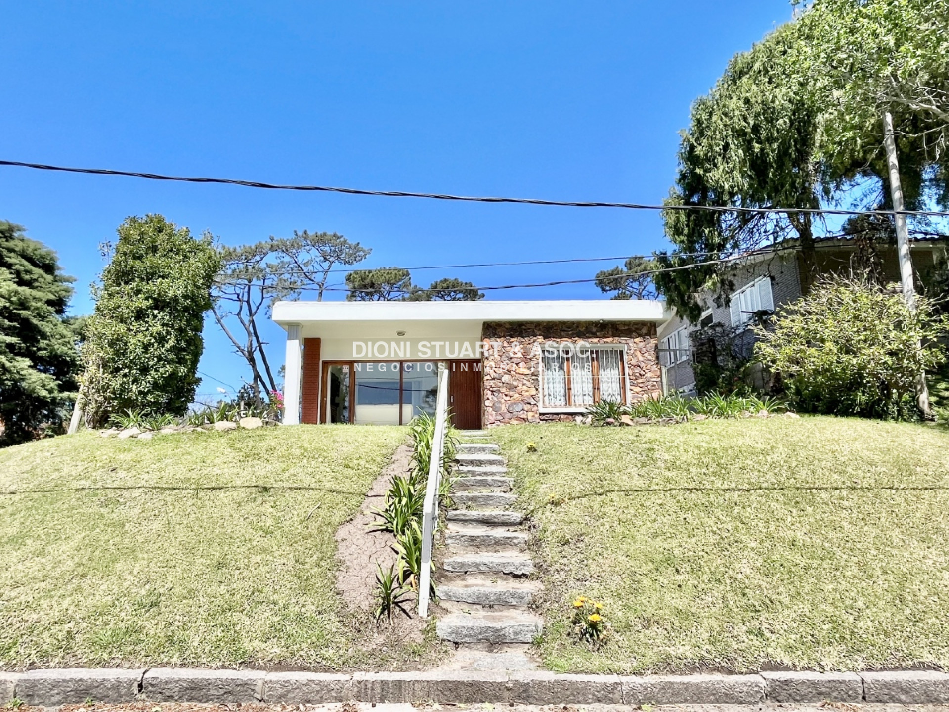 Casa ID.548 - Casa En Alquiler - Cerca de la Playa Mansa - Para 6 Personas - Con Barbacoa