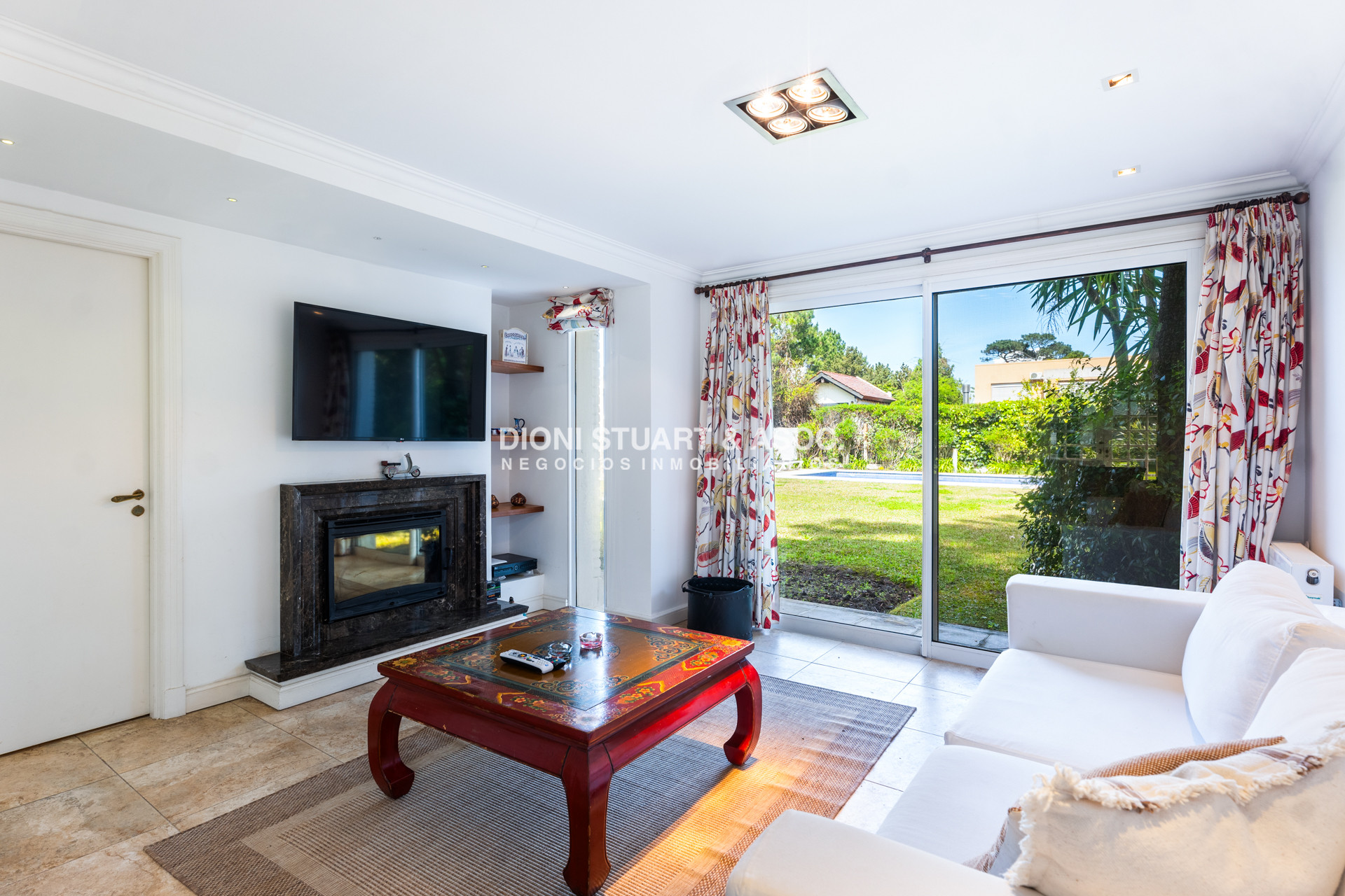 Casa ID.767 - Casa en Venta - 6 Dormitorios - Playa Mansa - Punta del Este