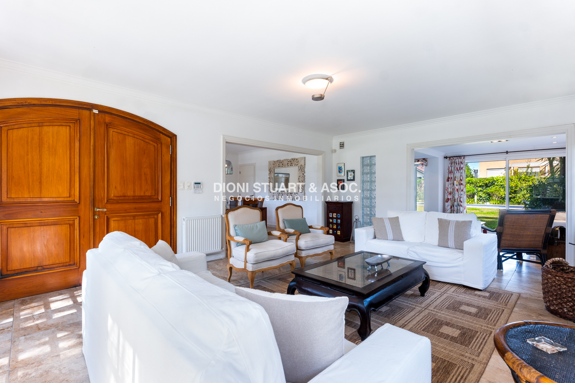 Casa ID.767 - Casa en Venta - 6 Dormitorios - Playa Mansa - Punta del Este