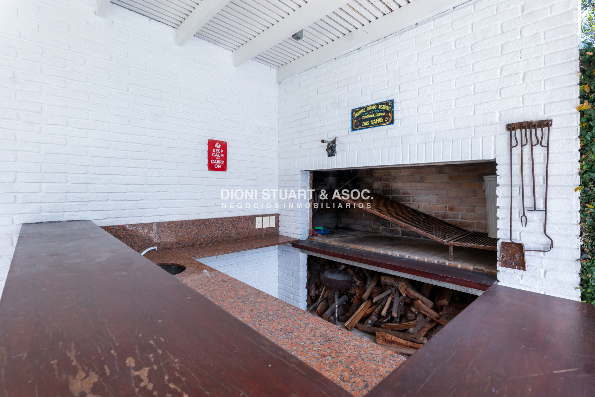 Casa ID.767 - Casa en Venta - 6 Dormitorios - Playa Mansa - Punta del Este