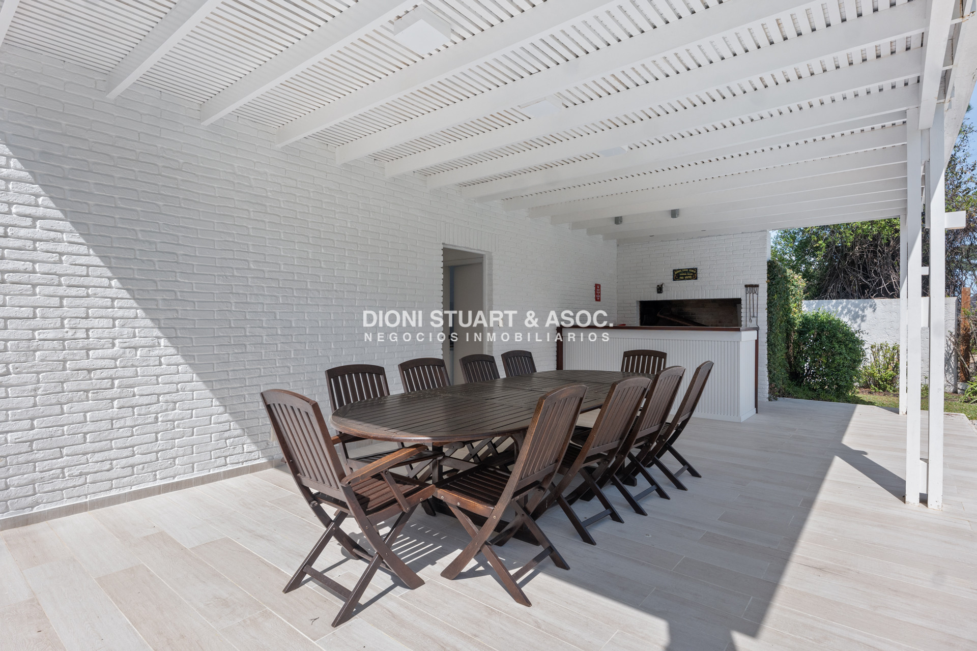 Casa ID.767 - Casa en Venta - 6 Dormitorios - Playa Mansa - Punta del Este