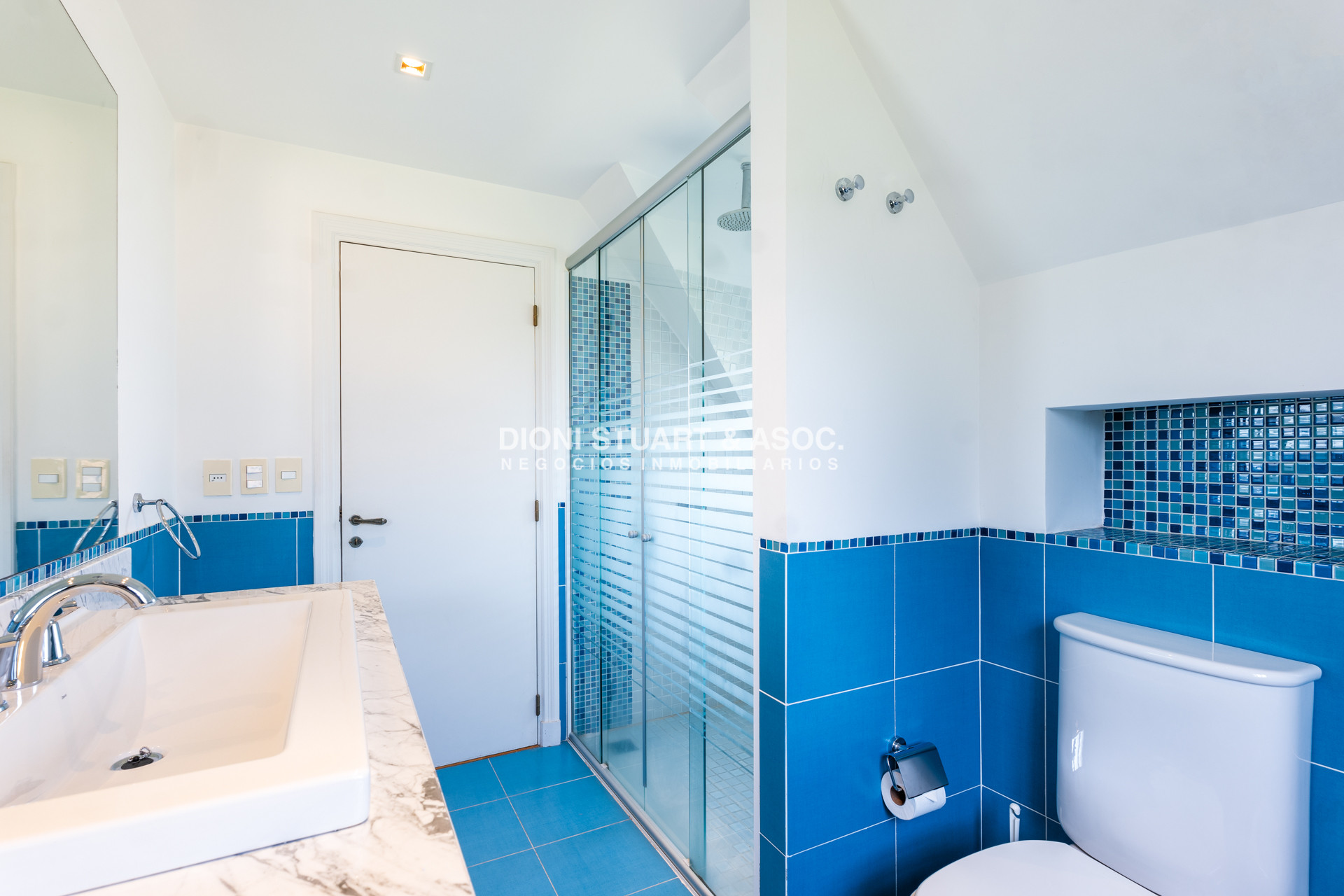 Casa ID.767 - Casa en Venta - 6 Dormitorios - Playa Mansa - Punta del Este