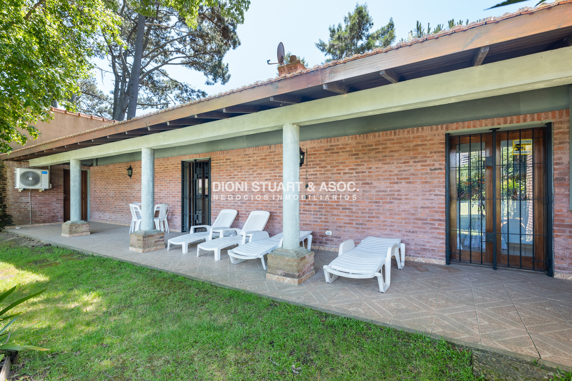 Casa ID.817 - CASA EN VENTA EN CANTEGRIL CON 3 DORMITORIOS Y DEPENDENCIA + PISCINA