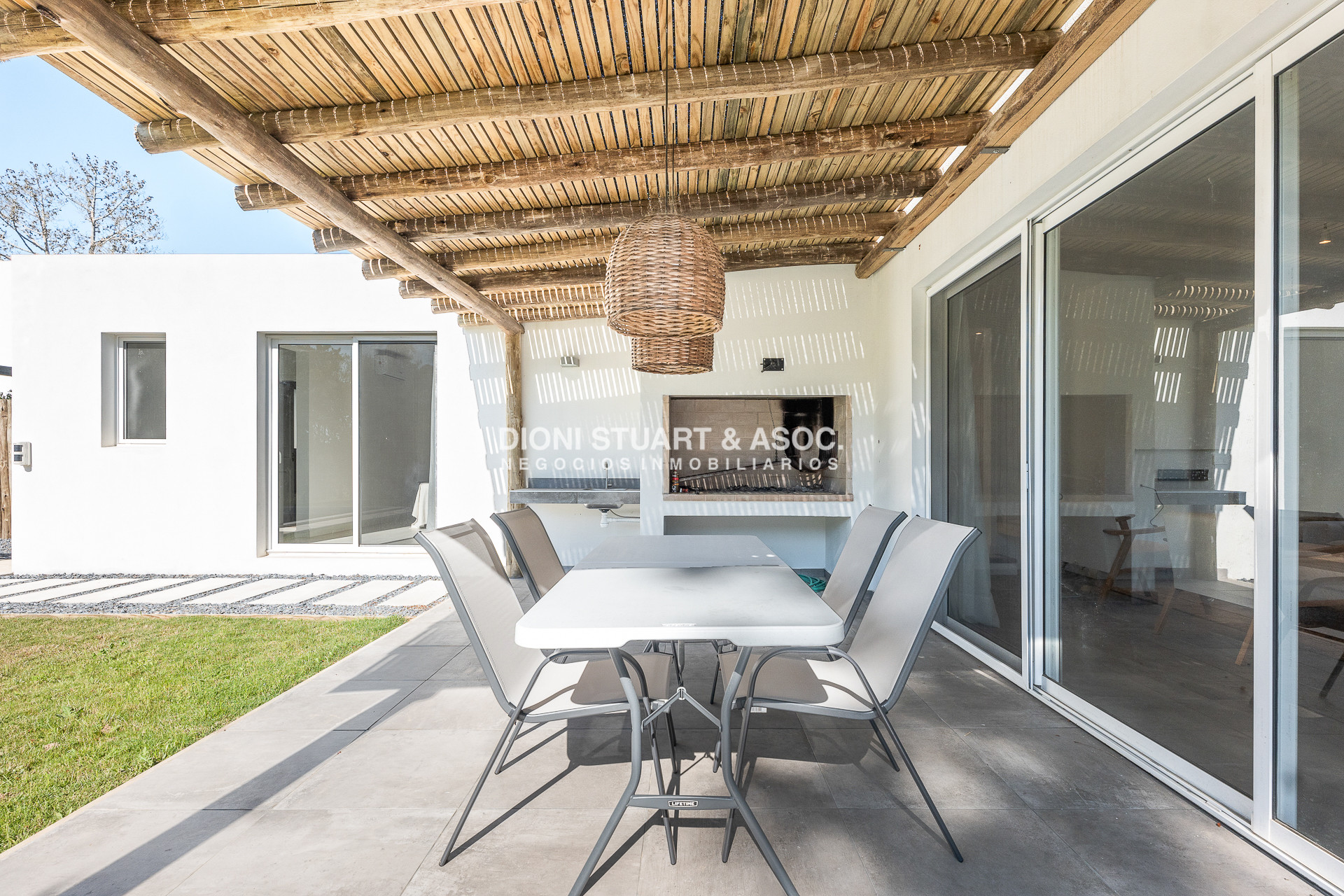 Casa ID.805 - CASA NUEVA EN VENTA EN MONTOYA LA BARRA - 3 DORMITORIOS Y PISCINA