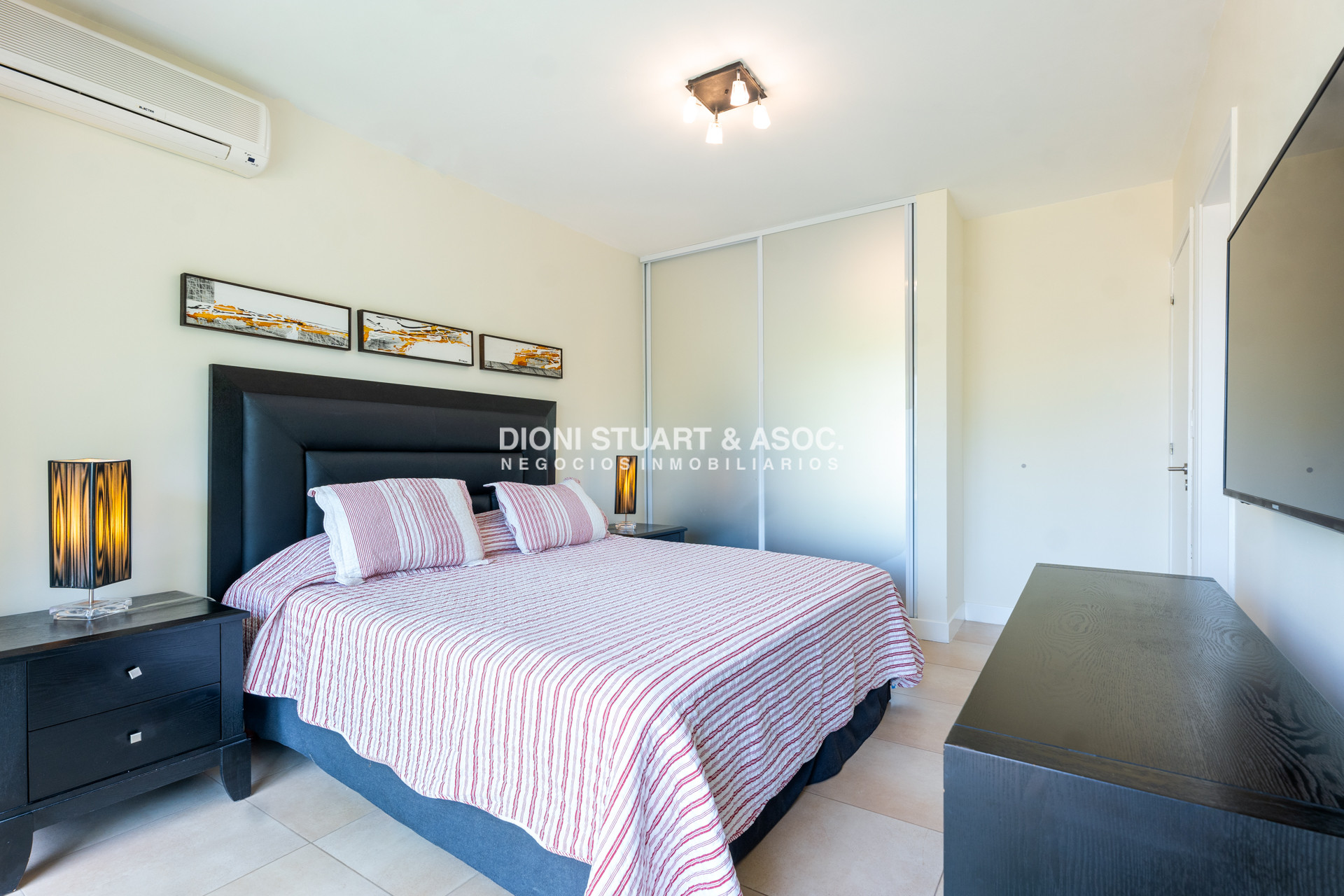 Casa ID.809 - Casa en Boluevard Park - 5 Dormitorios