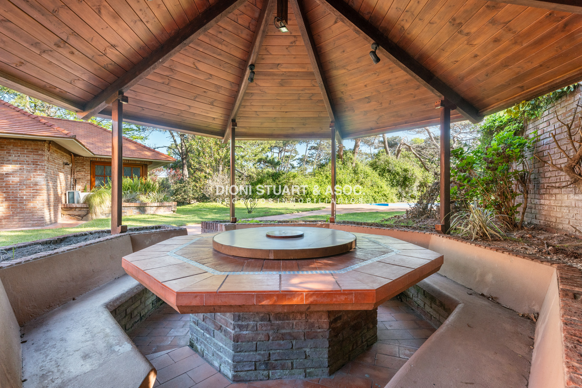 Casa ID.797 - Casa en Alquiler en Barrio Golf - Playa Brava - 5 Dormitorios y Piscina