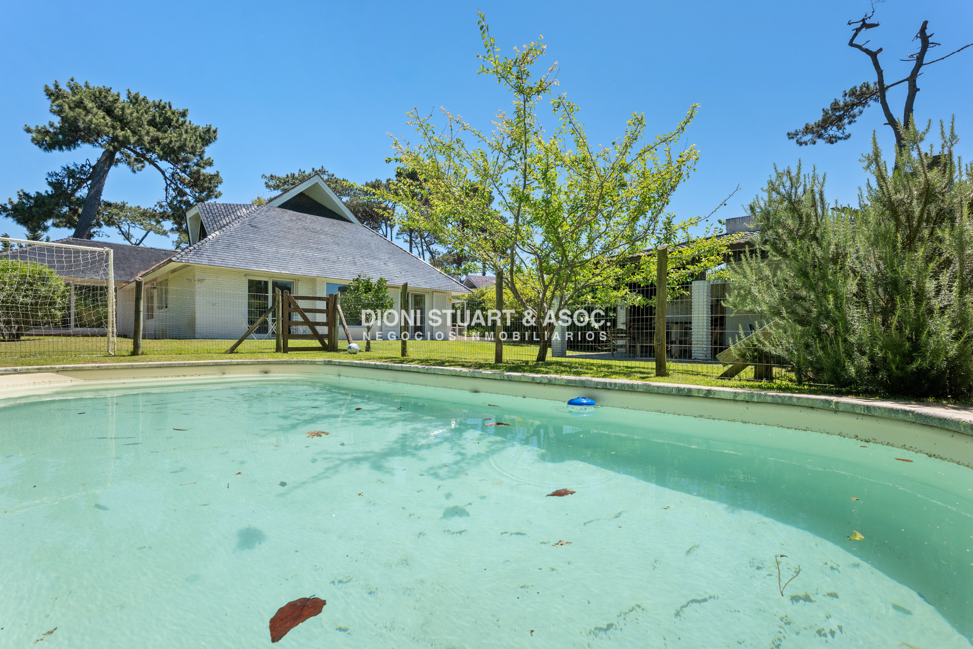 Casa ID.863 - Casa en La Mansa en Venta - 3 Dorm - Piscina