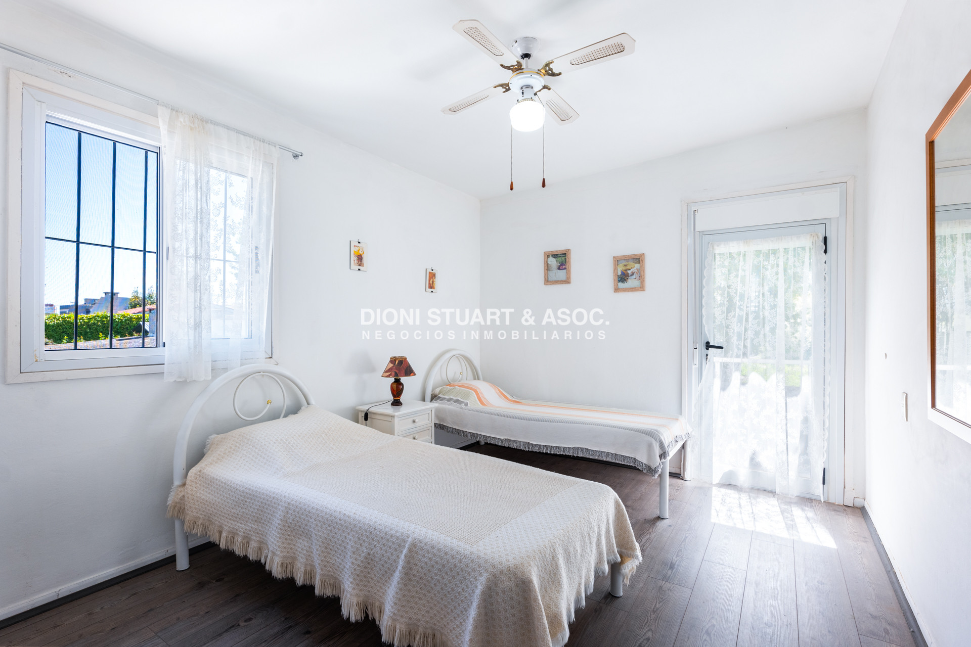 Casa ID.785 - CASA EN VENTA DE 5 DORMITORIOS CERCA DEL SHOPPING