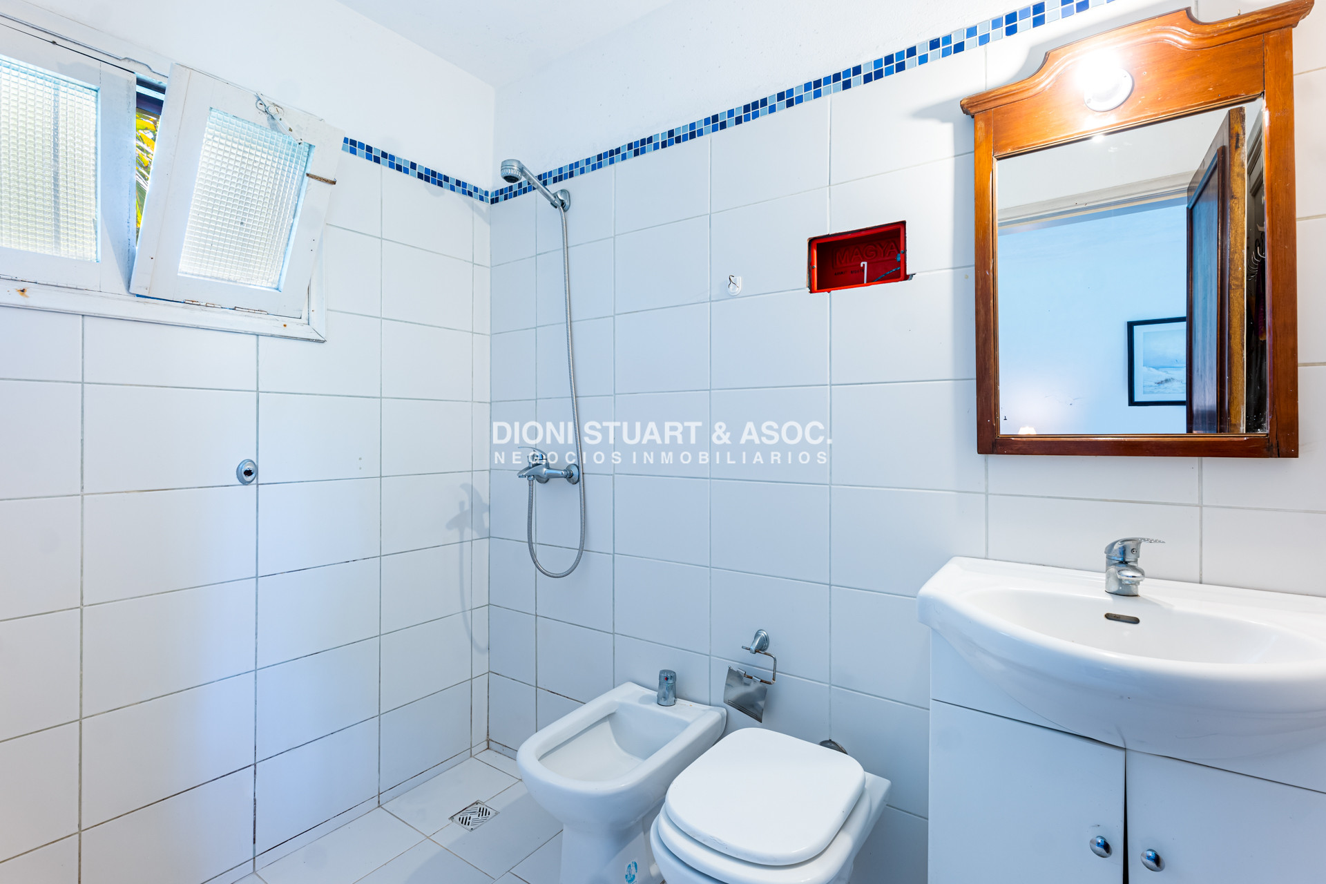 Casa ID.802 - Casa en Venta en Rincon Del Indio - 3 Dormitorios - A 1 cuadra del mar