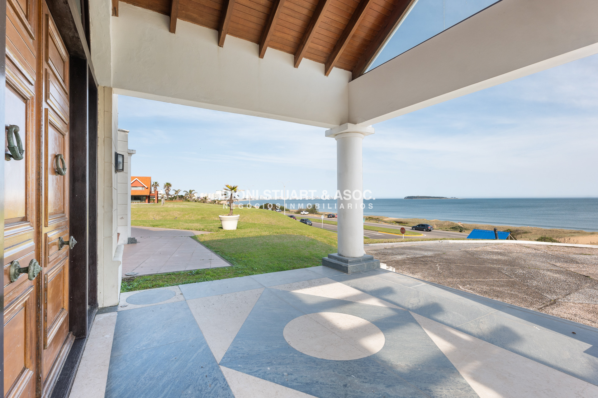 Casa ID.769 - Mansion En Primera Linea Playa Mansa