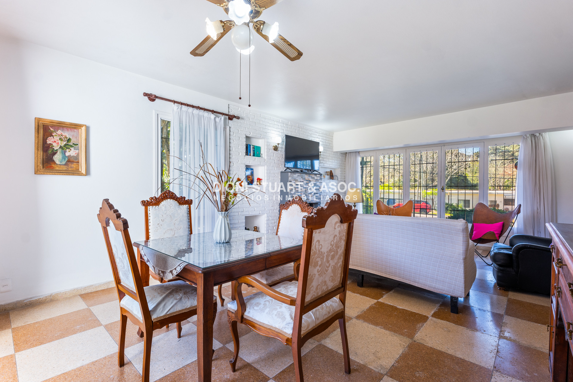 Casa ID.785 - CASA EN VENTA DE 5 DORMITORIOS CERCA DEL SHOPPING