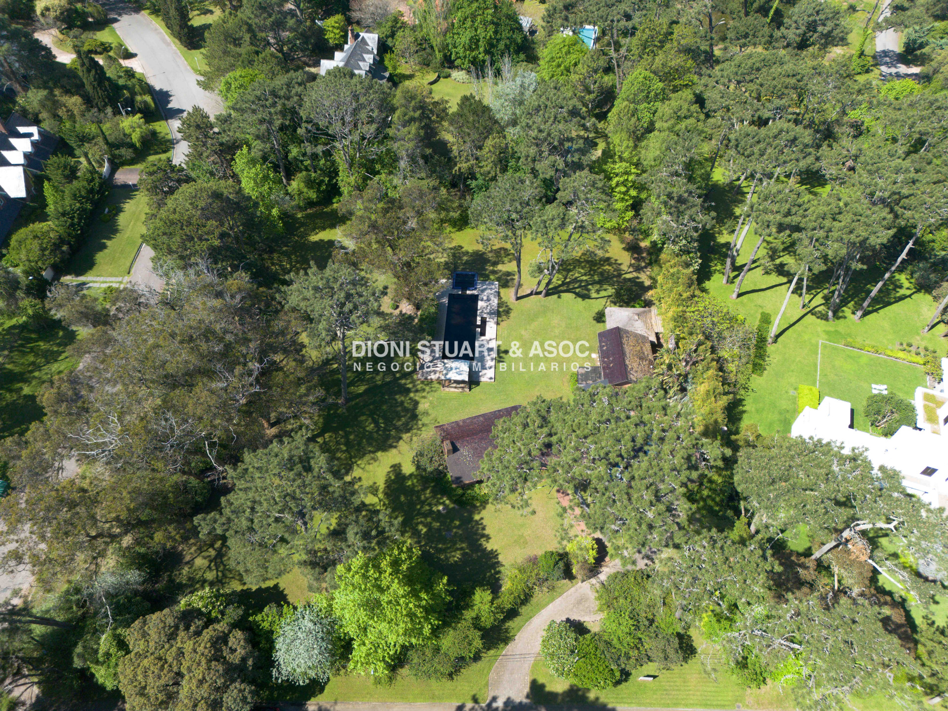 Casa ID.804 - CASA EN EL GOLF DE 6 DORMITORIOS - EXCELENTE CONSTRUCCIÓN