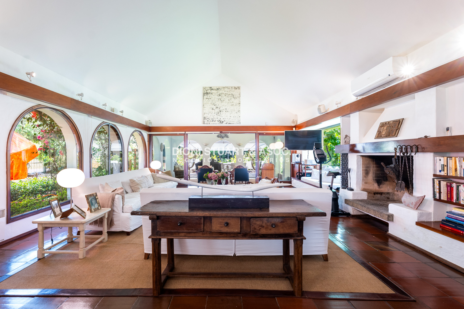 Casa ID.889 - CASA EN VENTA IMPONENTE EN EL GOLF - SAN RAFAEL - 6 DORMITORIOS