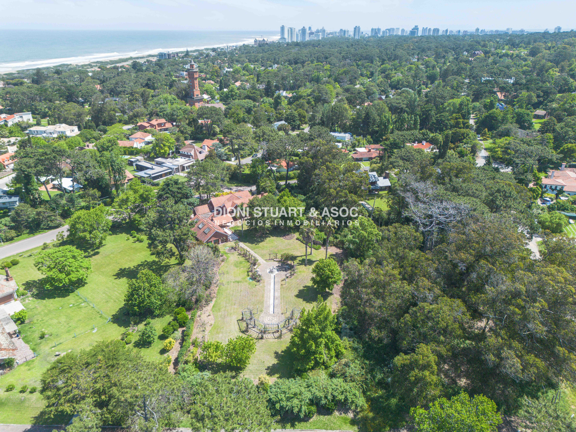 Casa ID.843 - CASA EN VENTA EN EL GOLF - INCREIBLE