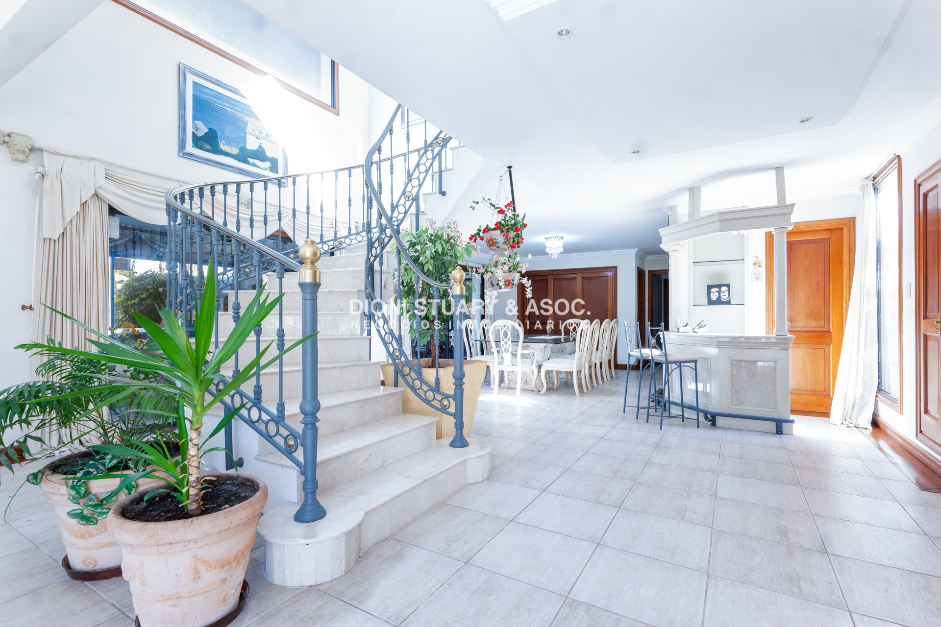 Casa ID.1057 - VENTA CASA 7 DORMITORIOS PLAYA MANSA A 1 CUADRA DEL MAR