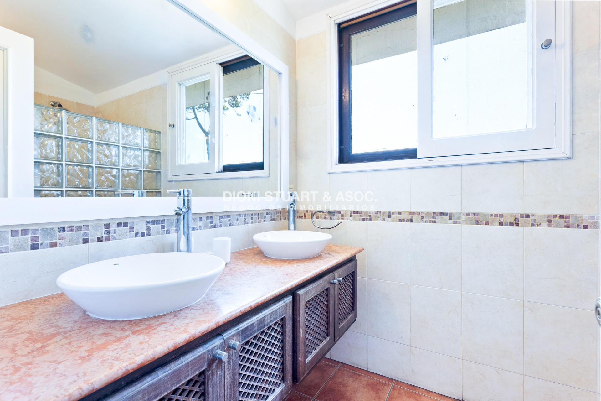 Casa ID.863 - Casa en La Mansa en Venta - 3 Dorm - Piscina