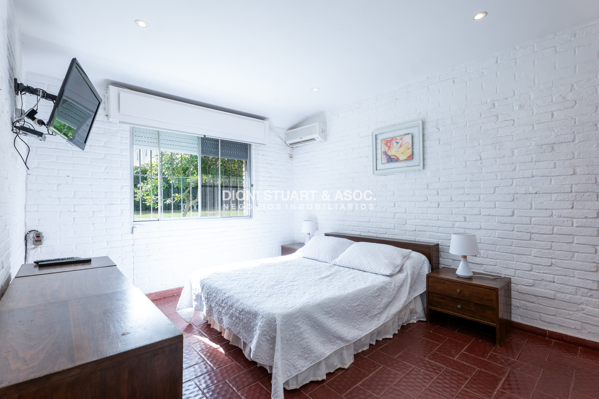 Casa ID.941 - CASA EN VENTA CERCA DEL MAR PLAYA BRAVA RINCON DEL INDIO - 4 DORMITORIOS + BARBACOA + PISCINA