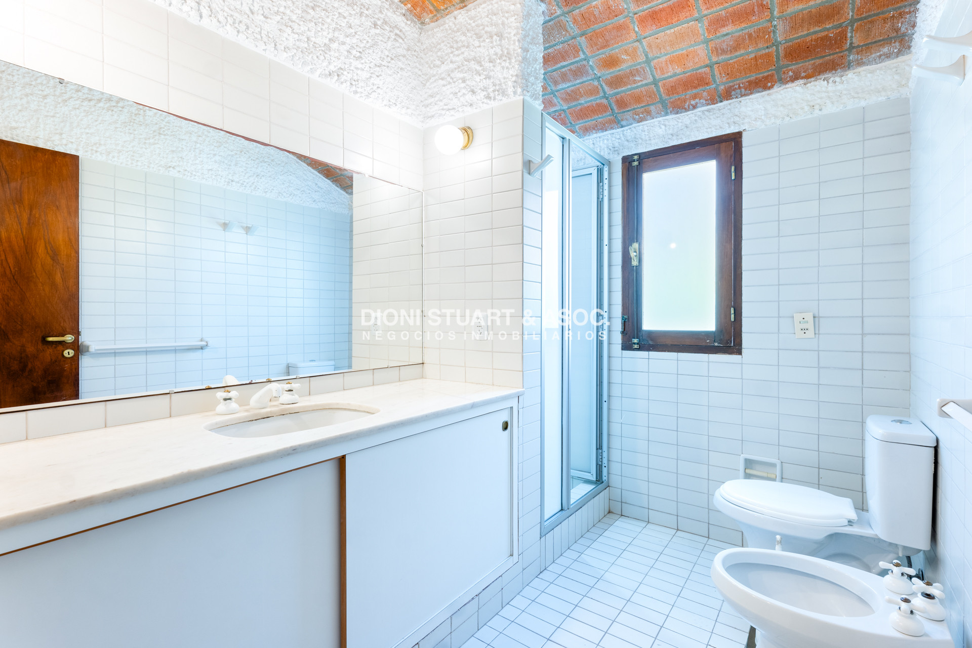 Casa ID.807 - CASA EN VENTA EN LA PENINSULA PUNTA DEL ESTE CON 4 DORMITORIOS